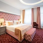 Отель Golden Key Boutique