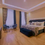 Отель Golden Key Boutique