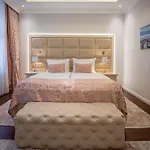 Отель Golden Key Boutique