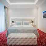 Golden Key Boutique Отель