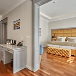 Golden Key Boutique Отель 4*