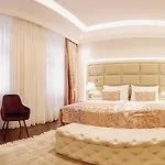 Отель Golden Key Boutique Карловы Вары