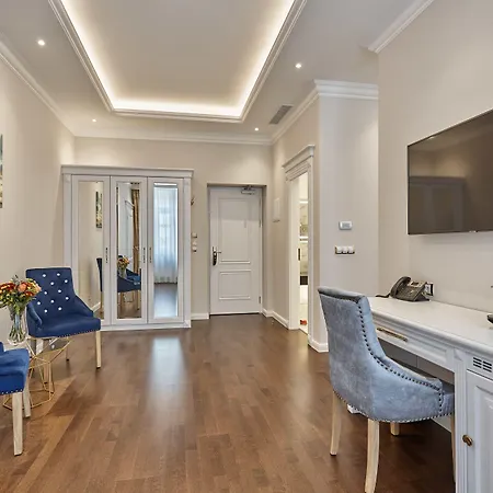 Golden Key Boutique Hotel 4*