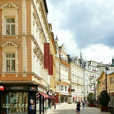 Hotel Golden Key Boutique 4*