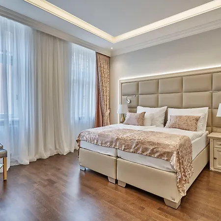 Golden Key Boutique Hotel 4*