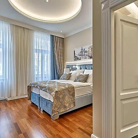 Golden Key Boutique 4* KLV