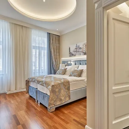 Golden Key Boutique Hotel