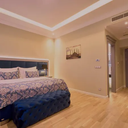 Golden Key Boutique Hotel 4*